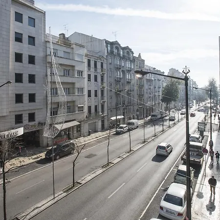 Almirante 2 Four Bedrooms * Lisbon