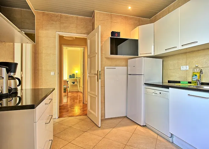 Almirante 2 Four Bedrooms Διαμέρισμα Lisboa