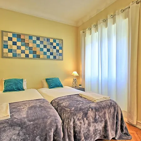 Almirante 2 Four Bedrooms דירה *